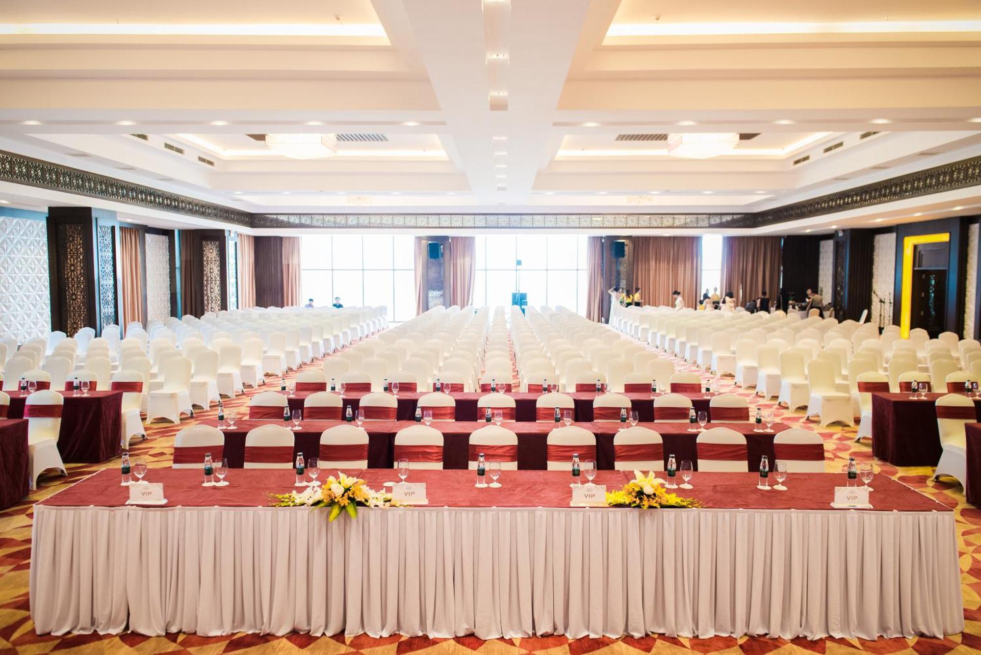 Muong Thanh Luxury Nhat Le Hotel Dong Hoi Exterior foto