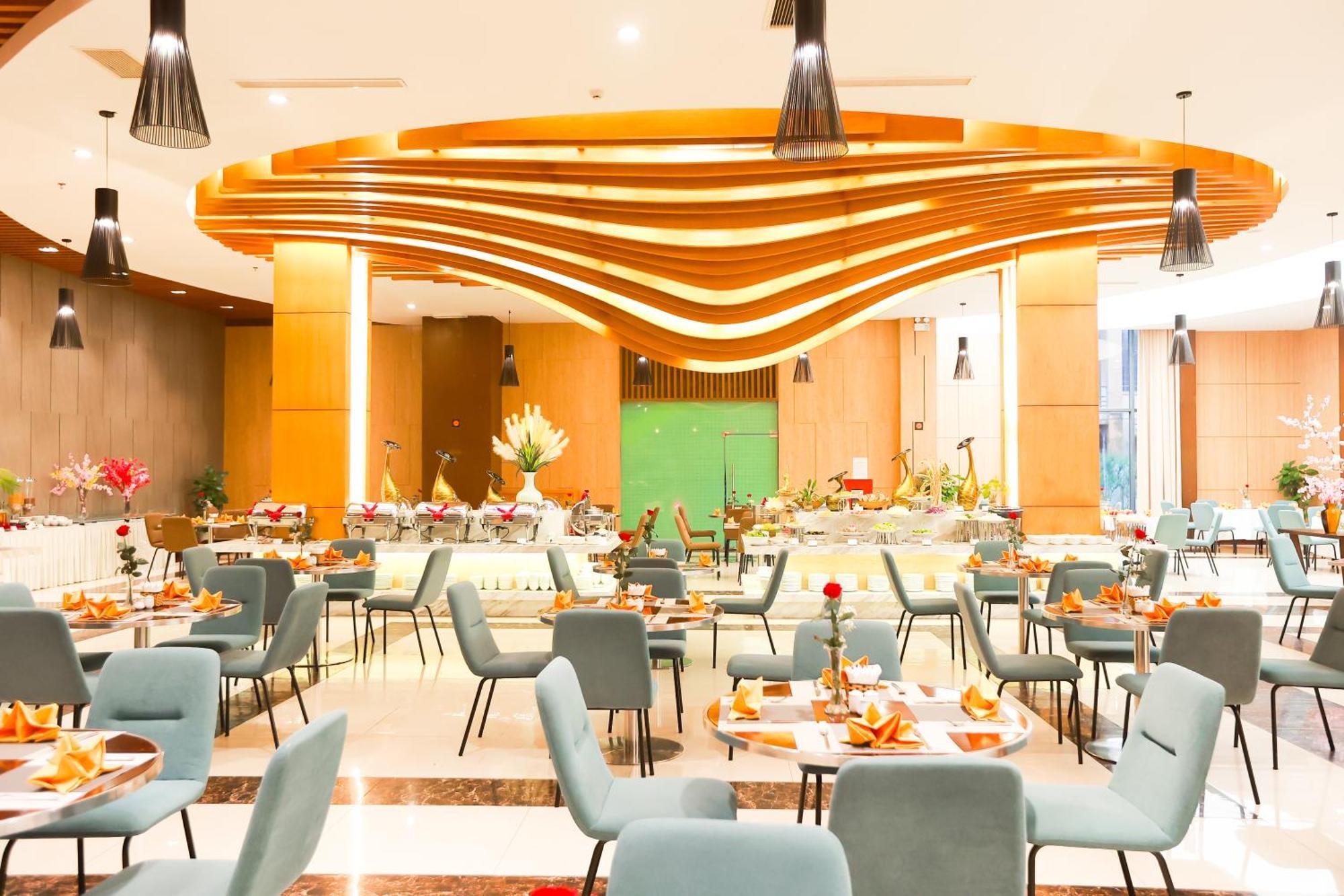 Muong Thanh Luxury Nhat Le Hotel Dong Hoi Exterior foto
