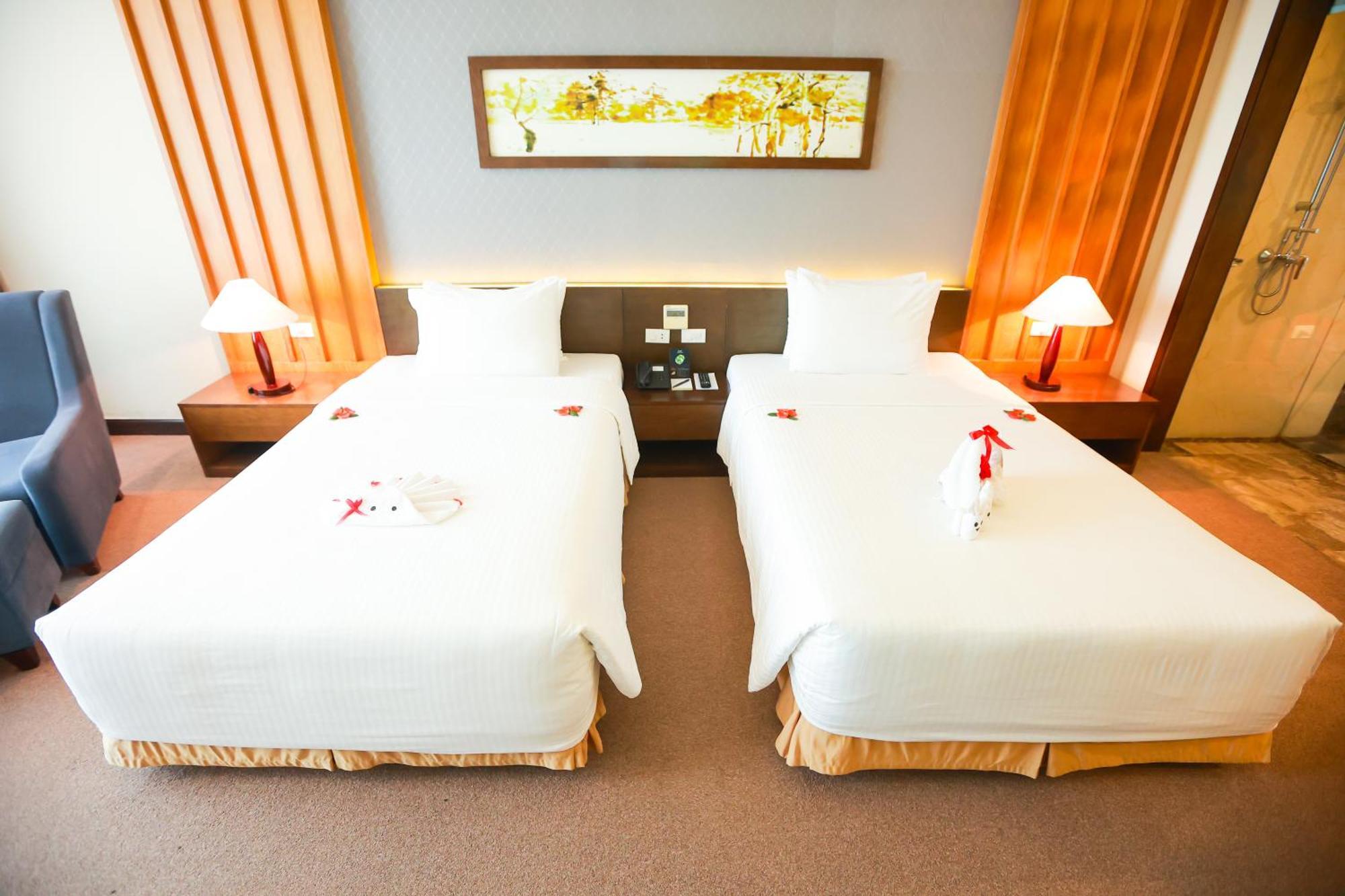 Muong Thanh Luxury Nhat Le Hotel Dong Hoi Exterior foto